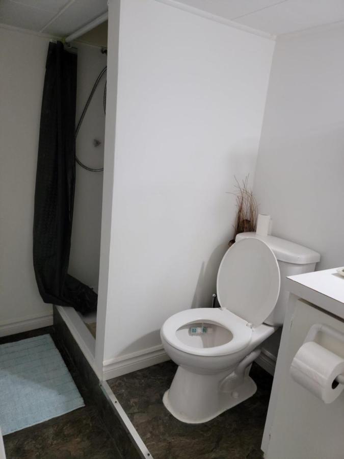 Lower Level Apt 6Ft High Close To Hwy Netflix Wifi Apartment Edmundston Ngoại thất bức ảnh