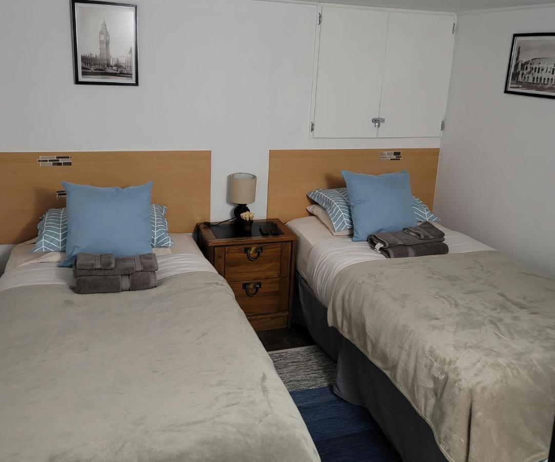 Lower Level Apt 6Ft High Close To Hwy Netflix Wifi Apartment Edmundston Ngoại thất bức ảnh